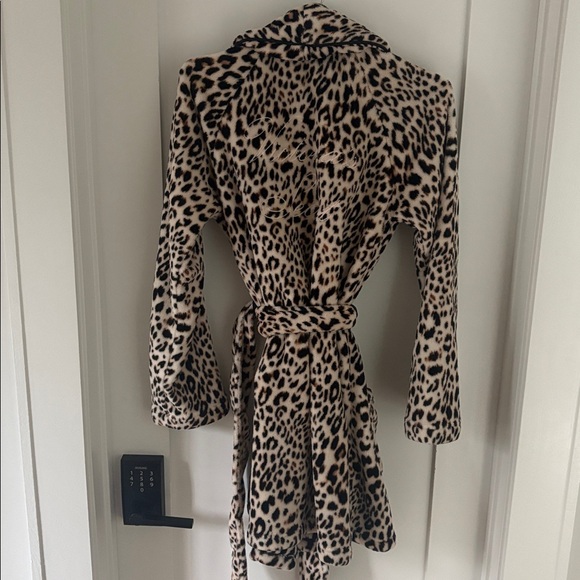 Leopard Print Robe - Picture 4 of 6